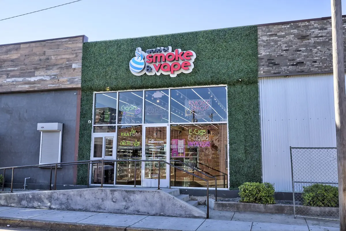 Image of World of Smoke & Vape - Bledsoe